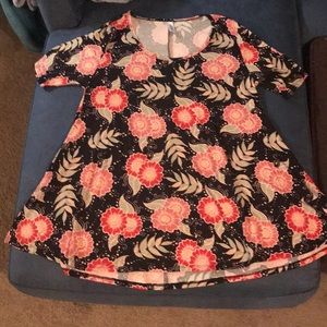 EUC Lularoe Perfect tee